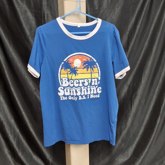 Vibrant Blue and White Short Sleeve Tee with Sunset Graphic - Picture 4 of 7